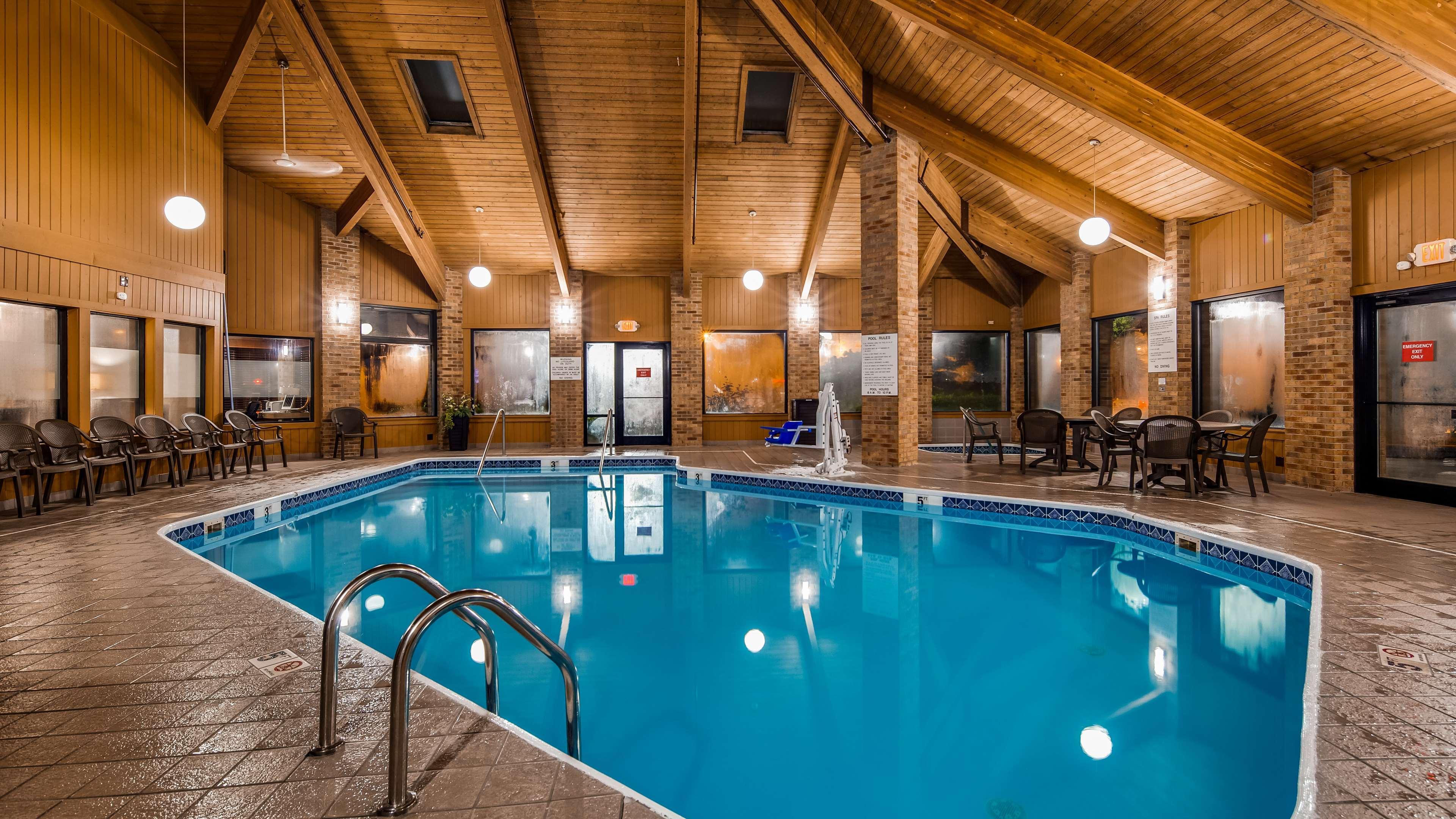 Best Western Lakewood Inn Hebron Exterior photo